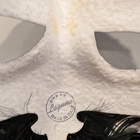 Two Venetian masks made in Italy - Picture 5 of 8